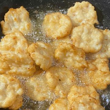 Giải Mã Sức Hút: Vì Sao Chả Mực Hạ Long 