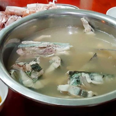 Đặc Sản Cá Cuộng Nấu Chua: Tinh Hoa Ẩm Thực Biển Đảo Minh Châu