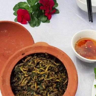 Rươi kho Xuân Sơn: Tinh hoa ẩm thực đất mỏ Đông Triều