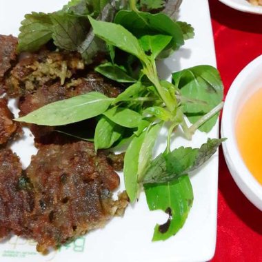 Trứng Sam Rán: Tinh Hoa Đặc Sản Biển Quảng Ninh Và Cẩm Nang Thưởng Thức An Toàn