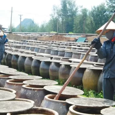 Nước mắm Cái Rồng: Tinh hoa đặc sản truyền thống Vân Đồn