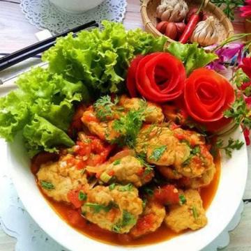 Khám Phá Hương Vị Biển Cả: Chả Mực Giã Tay Hạ Long Sốt Cà Chua - Món Ngon Gây Thương Nhớ